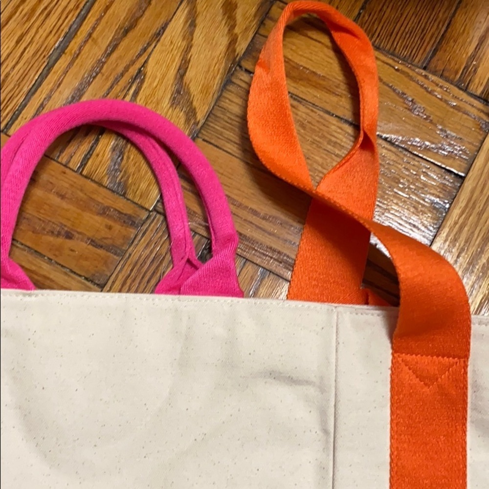 NWT Victoria’s Secret travel bag size: 22” x 13.5” - Picture 9 of 9